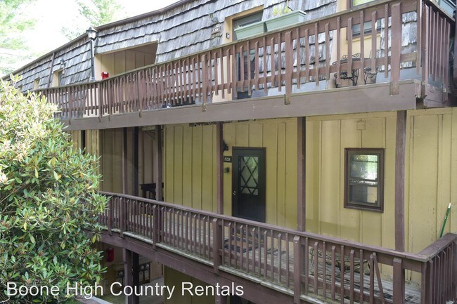 105 Upper Holiday Ln Banner Elk Nc 28604 House For Rent In