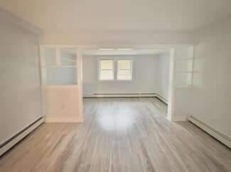 Building Photo - 1294 U.S. Rte 1