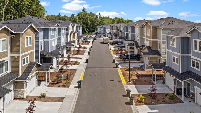 Building Photo - Forest Park Townhomes