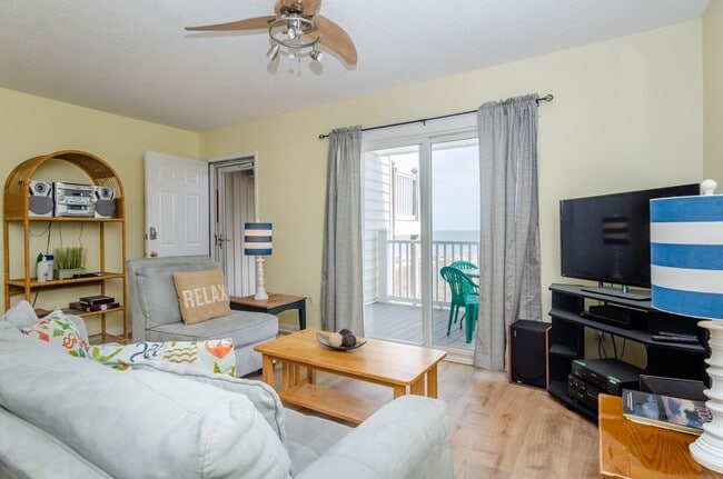 Foto del edificio - 704 Carolina Beach Ave N