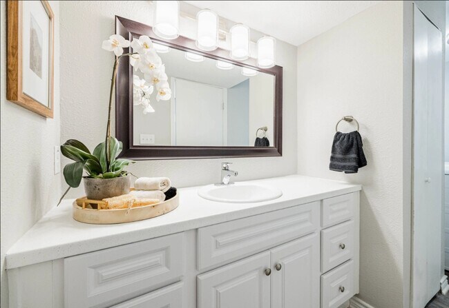 Foto del edificio - 8527 N Capital of Texas Hwy