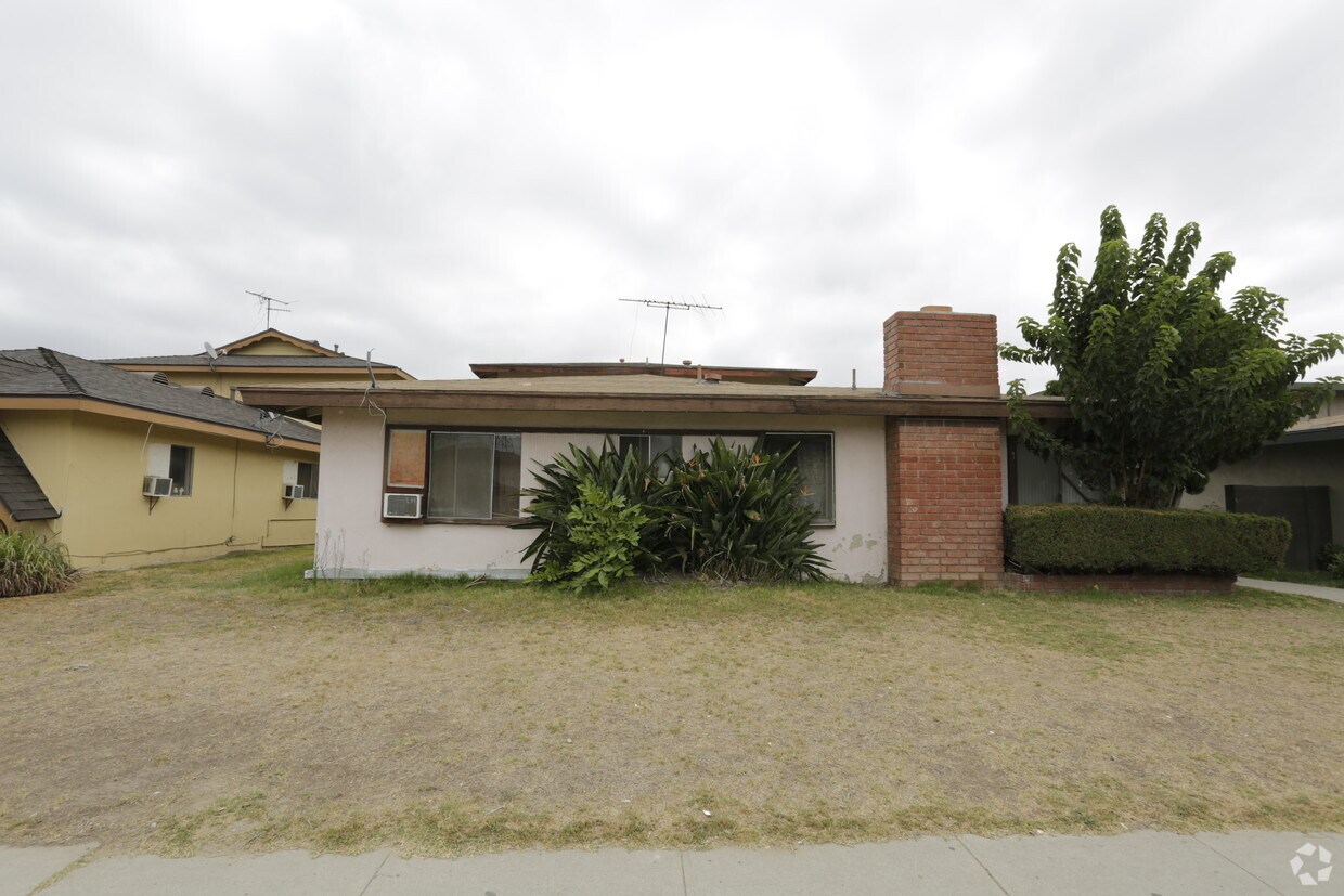 Foto del edificio - 10540-10546 Sylvan St