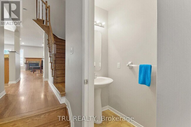 Building Photo - 297 Freedom Private