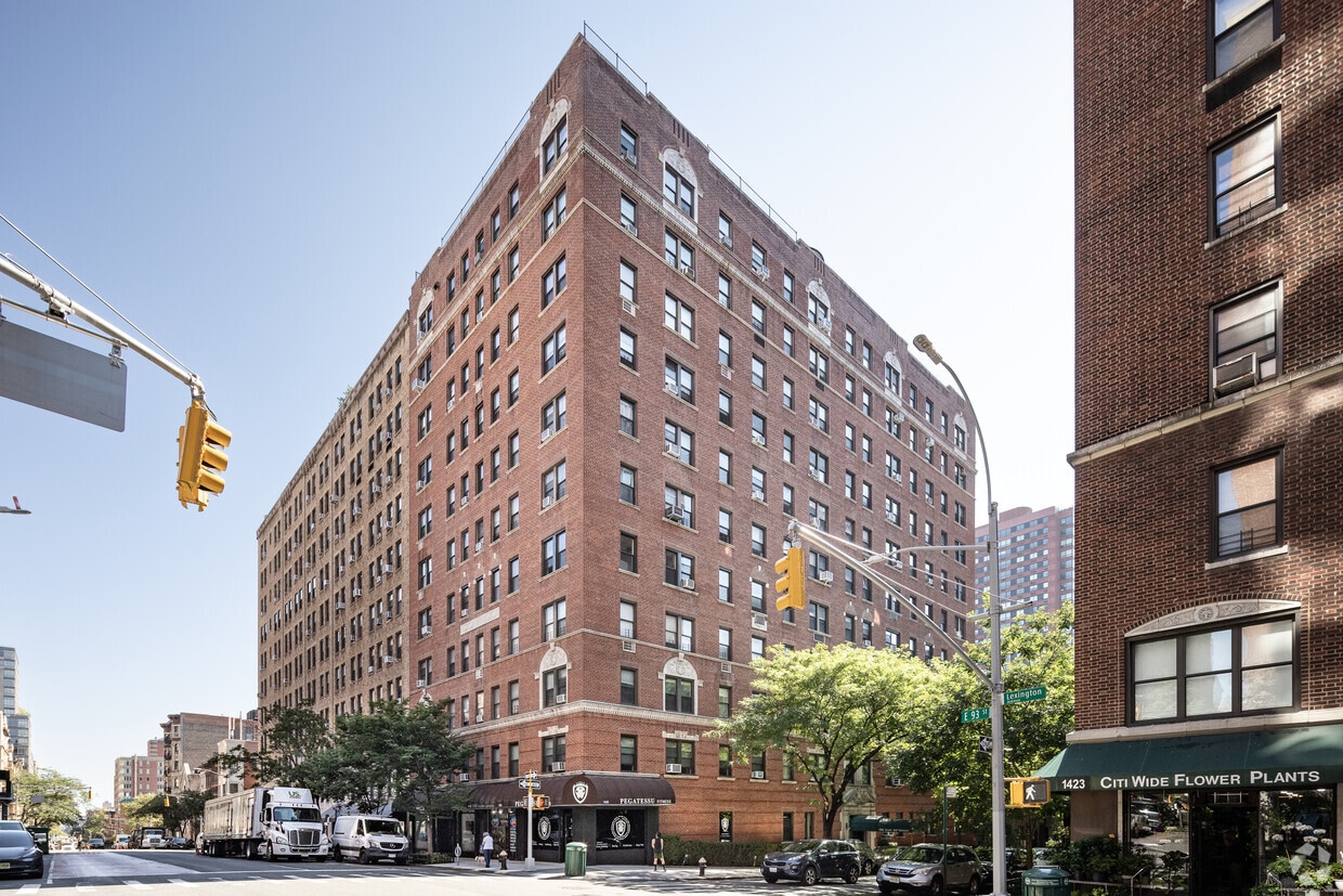 Primary Photo - 1425 Lexington Ave