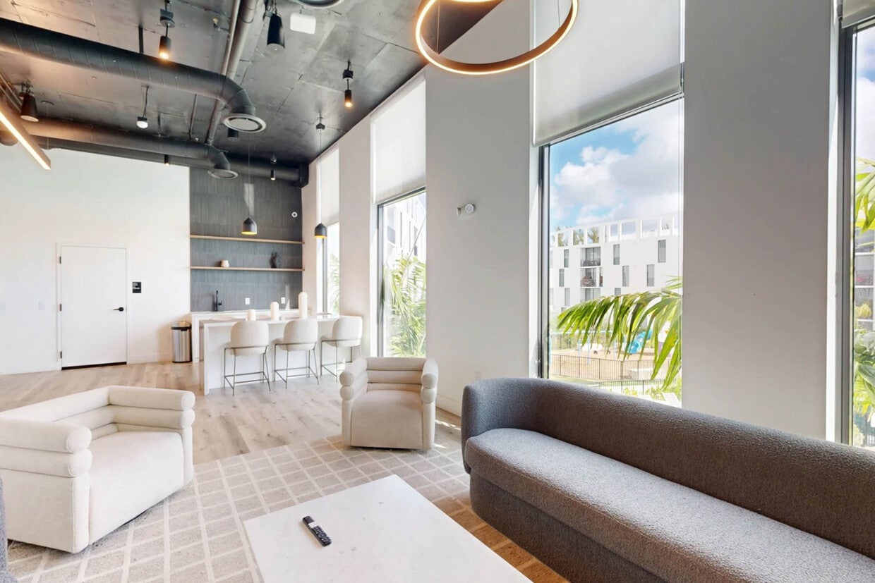 Photo - Laguna Gardens Apartments