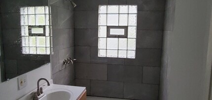 Building Photo - 10520 S Perry Ave