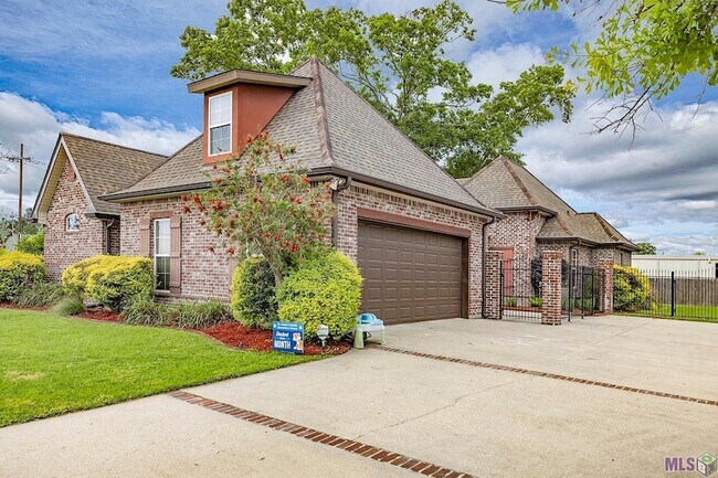 Foto del edificio - 111 Gentle Oak Blvd