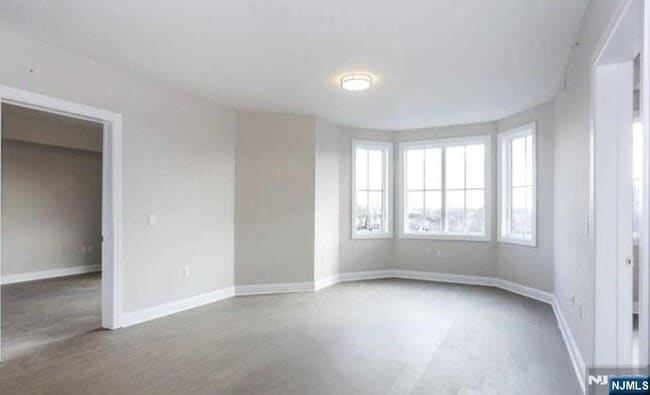 Building Photo - 555 10th St