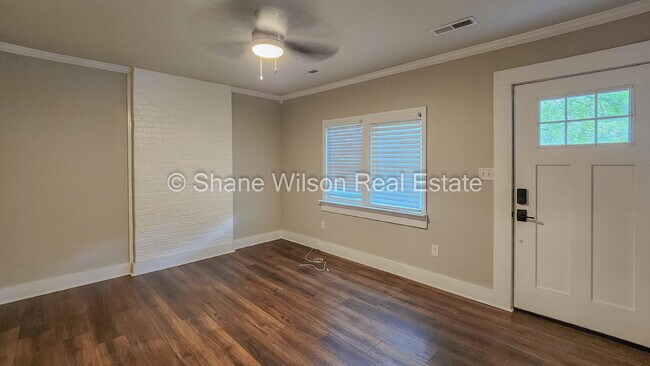 Foto del edificio - Cute little 2 BR / 1 BA up for lease!