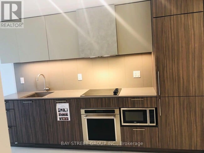 Building Photo - 19 Western Battery Rd