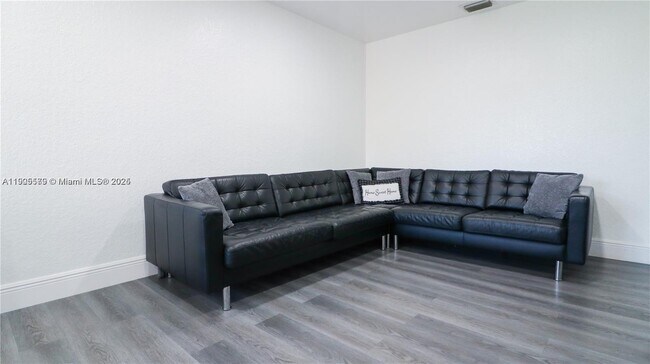 Foto del edificio - 15330 SW 134th Pl