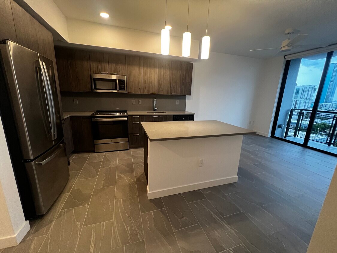 Foto principal - 162 NE 23rd St