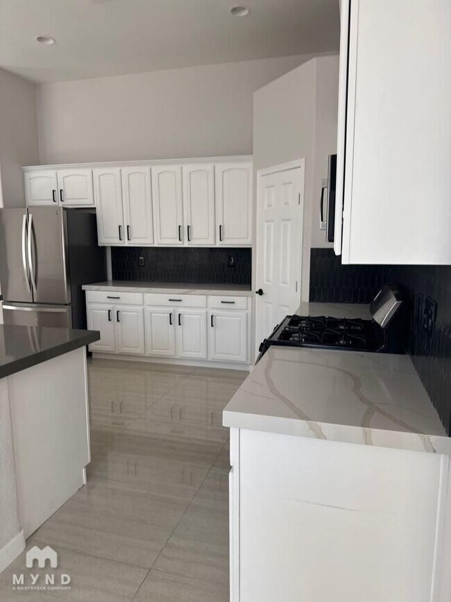 Building Photo - 6712 Donna St