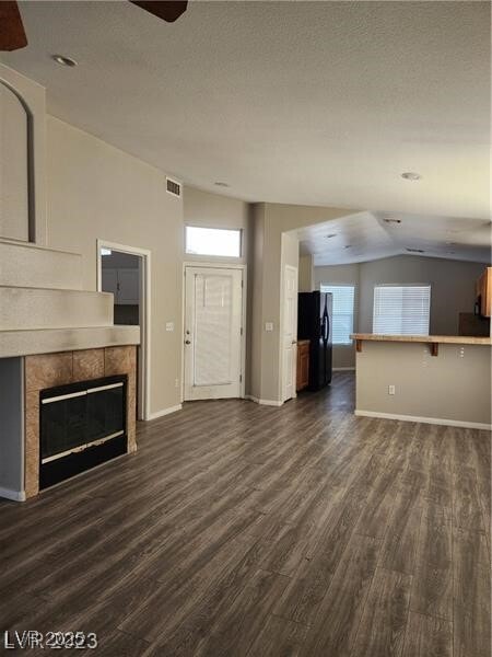 Foto del edificio - 1595 Raining Hills St