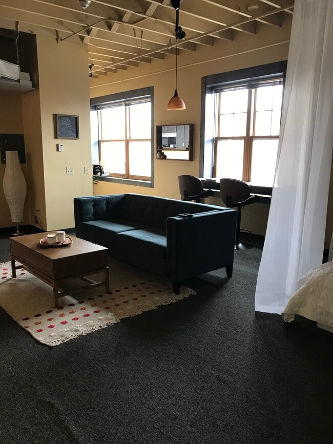 Large Efficiency - 8 7th Street Flats