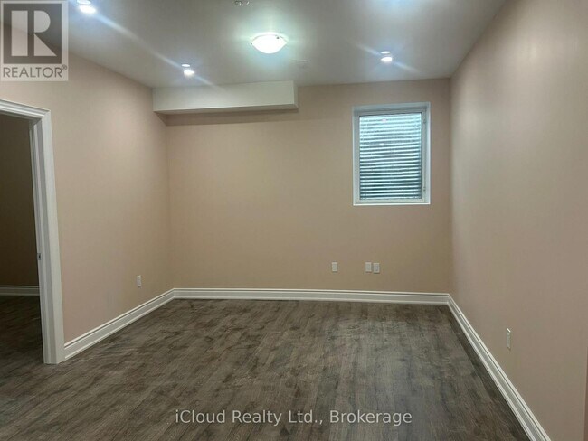 Building Photo - 63 Beacon Hill Dr