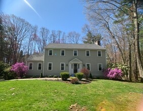 Building Photo - 12 Woodchester Dr