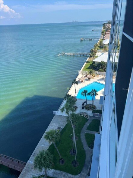 Foto del edificio - 7200 Sunshine Skyway Ln S