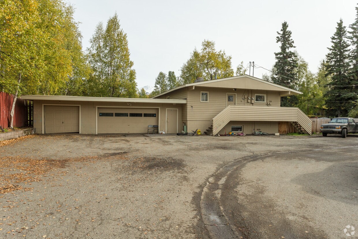 Building Photo - 4235 McLean Pl