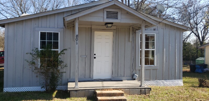 Building Photo - 801 S Roden Ln