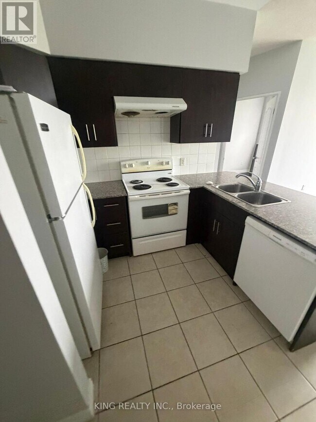 Photo du bâtiment - 7405 Goreway Dr
