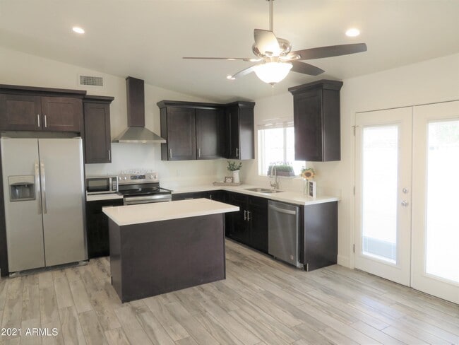 Building Photo - 2156 E Jerome Ave