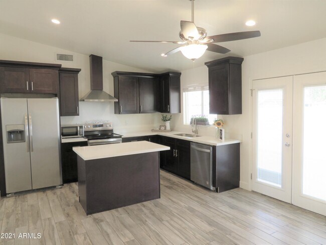 Foto del edificio - 2156 E Jerome Ave