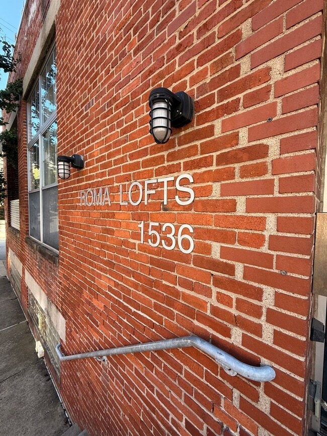 Photo - Fully Furnished!! Ready NOW! Sleek & Modern Apartment