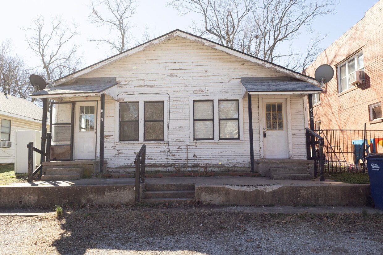 Building Photo - 617 W Highland St