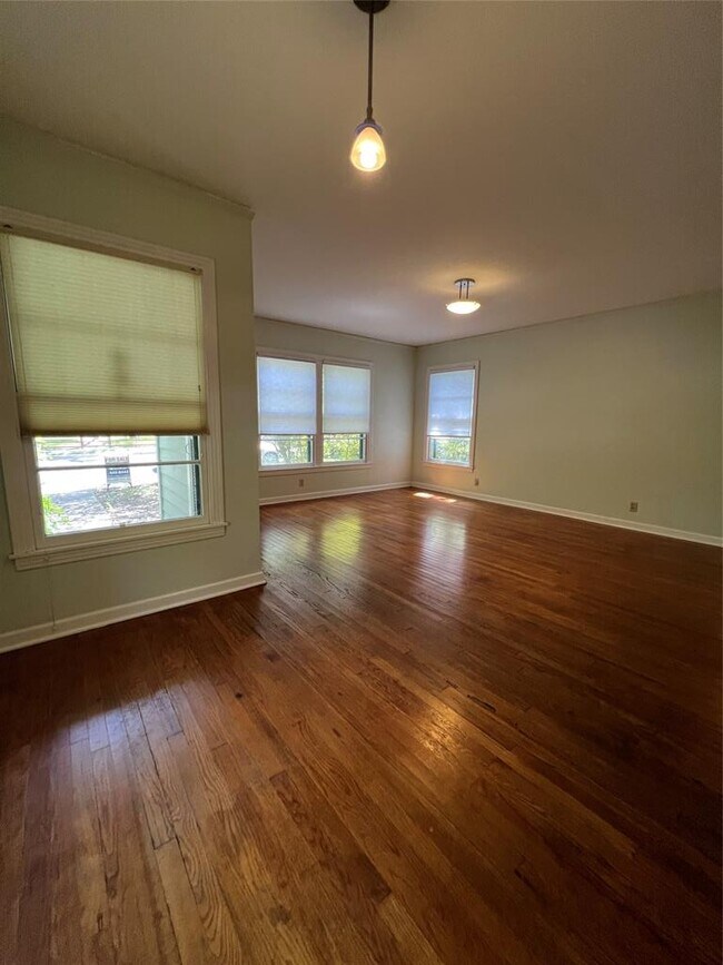 Foto del edificio - 1511 Romeria Dr