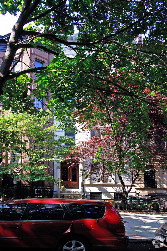Building Photo - 414 3rd St
