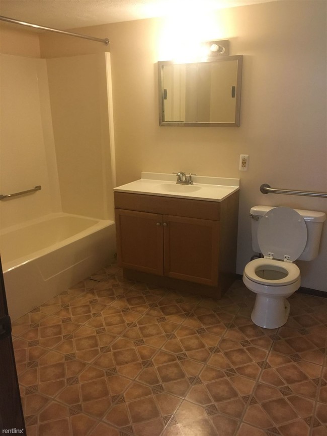 Building Photo - 2 br, 1 bath  - 25 Convis St Apt 3