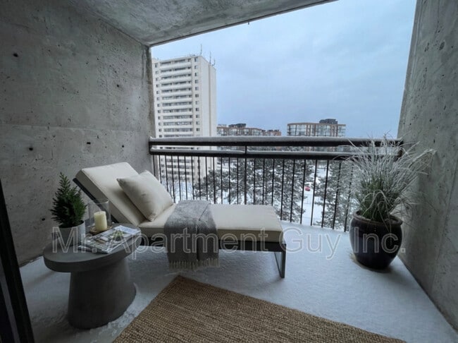 Building Photo - 2200 Sherobee Rd