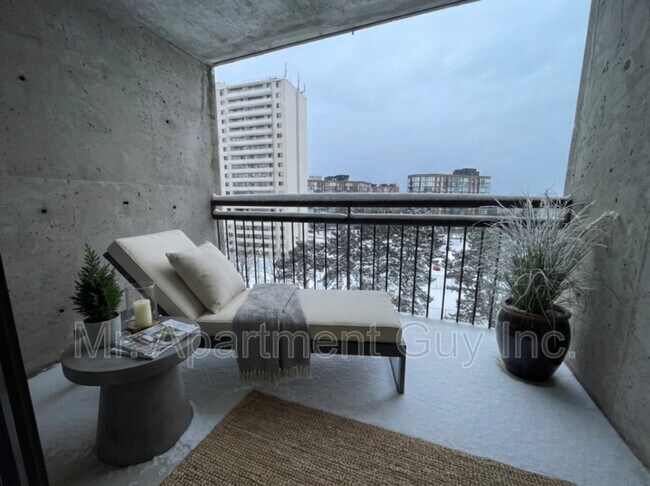 Photo du bâtiment - 2200 Sherobee Rd