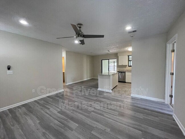 Building Photo - 614 Charles Carroll St