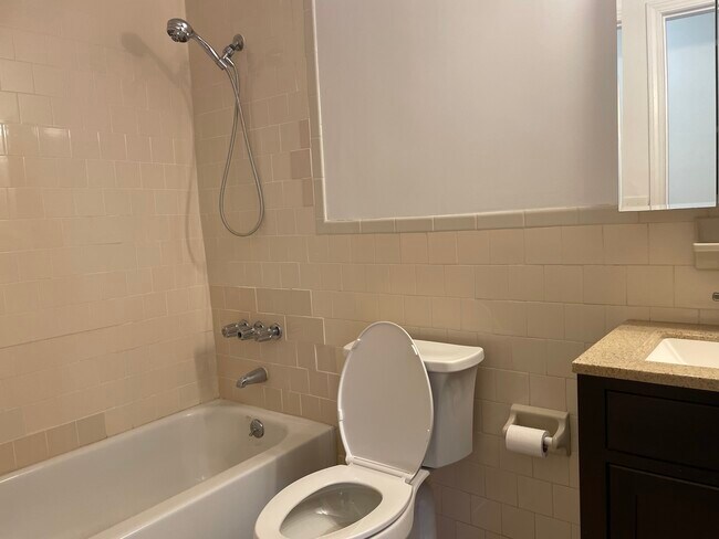 Building Photo - 5711 Huxley Ave