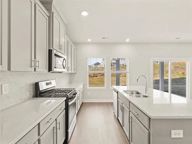 Building Photo - 105 Oval Ct