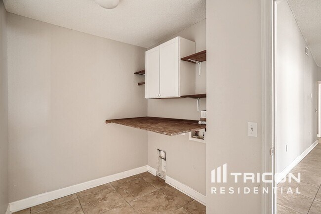 Building Photo - 7672 Habersham Dr