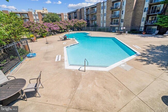 Foto del edificio - 60 S Van Dorn St