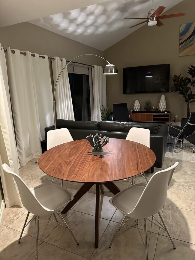 Foto del edificio - 71862 Eleanora Ln