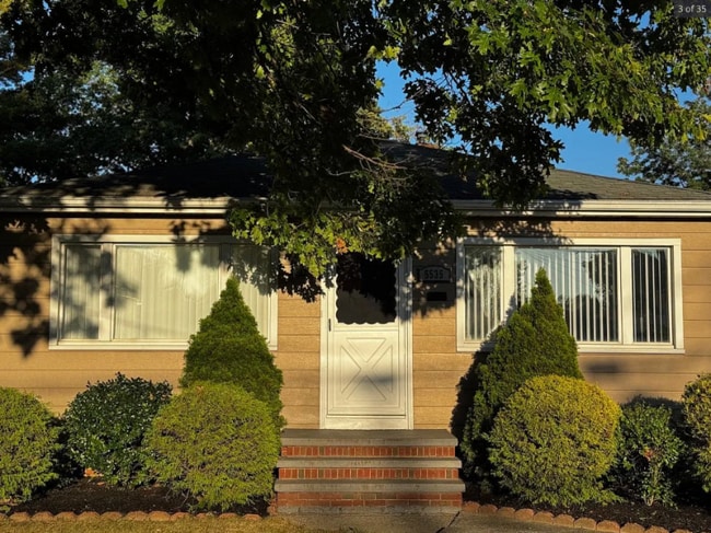 Photo - 5535 W 54th St House