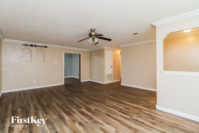 Foto del edificio - 5708 Addington Dr