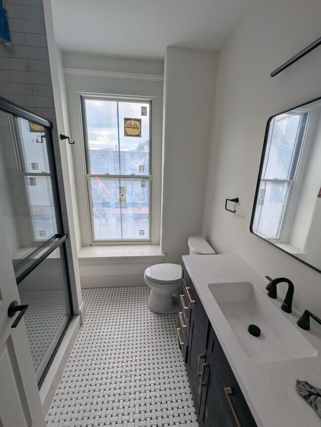 Foto del edificio - Newly renovated, modern apartment in historic Covington