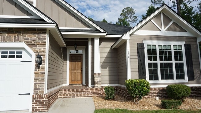 Building Photo - Home in The Highlands