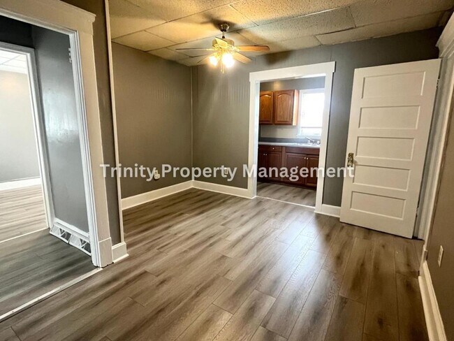 Foto del edificio - 134 Hartland Ave