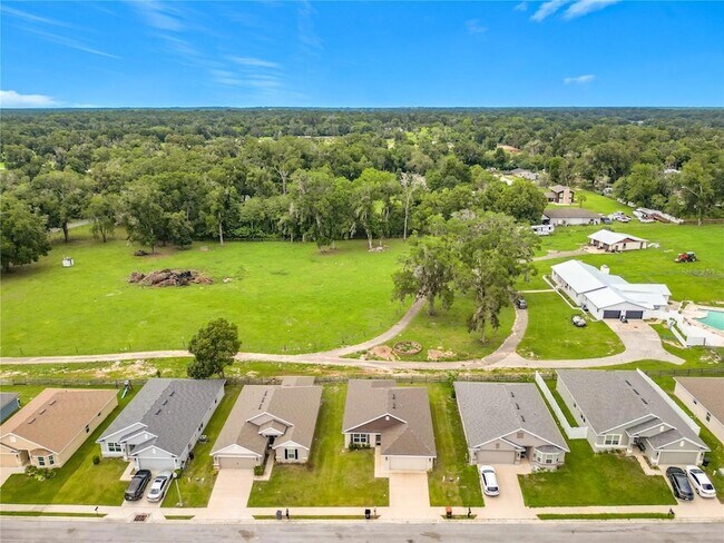 Building Photo - 187 NW 45th Loop