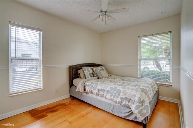 Building Photo - 3 br, 2 bath House - 620 NW 10th Ct