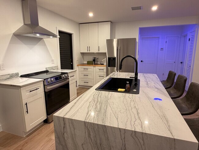 Foto del edificio - 1025 NW 148th St