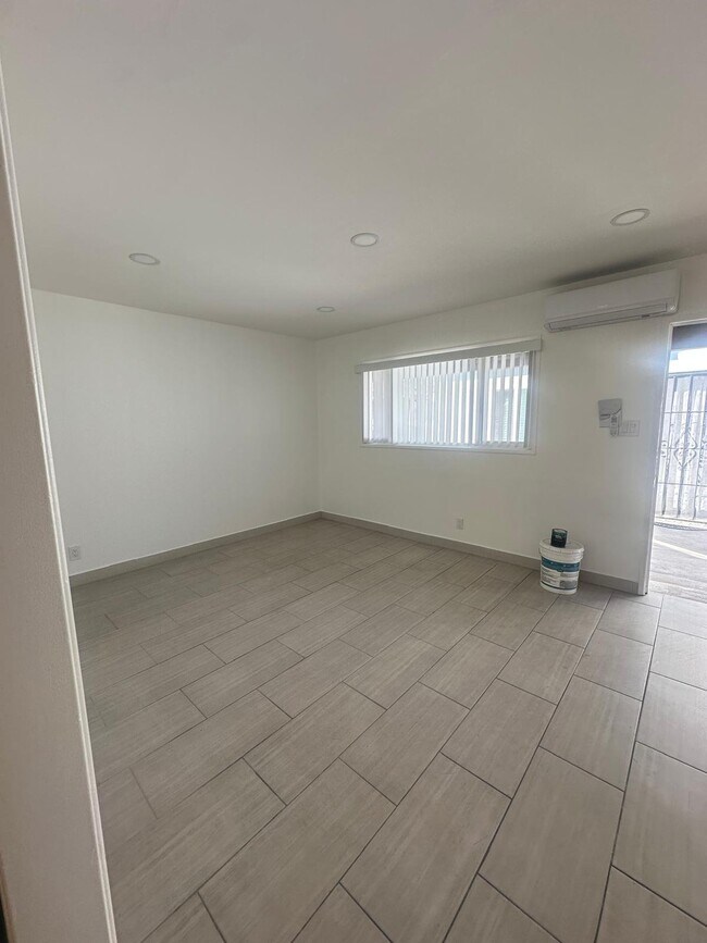 Foto del edificio - 8031 Gardendale St