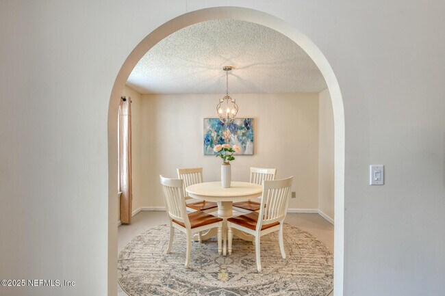 Foto del edificio - 7596 Fawn Lake Dr N